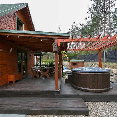 Hébergement de vacances Caloroczny Jeleniowka Na Kaszubach Z Balia Na Wylacznosc,wspolny Basen I Bilard Z Domkiem Sowka - Ostrowite Lesna Dolina