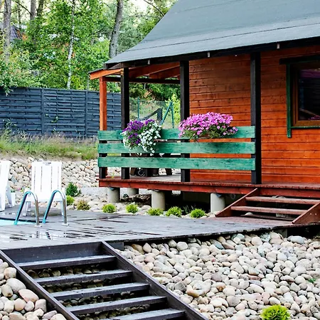 Hébergement de vacances Caloroczny Jeleniowka Na Kaszubach Z Balia Na Wylacznosc,wspolny Basen I Bilard Z Domkiem Sowka - Ostrowite Lesna Dolina *